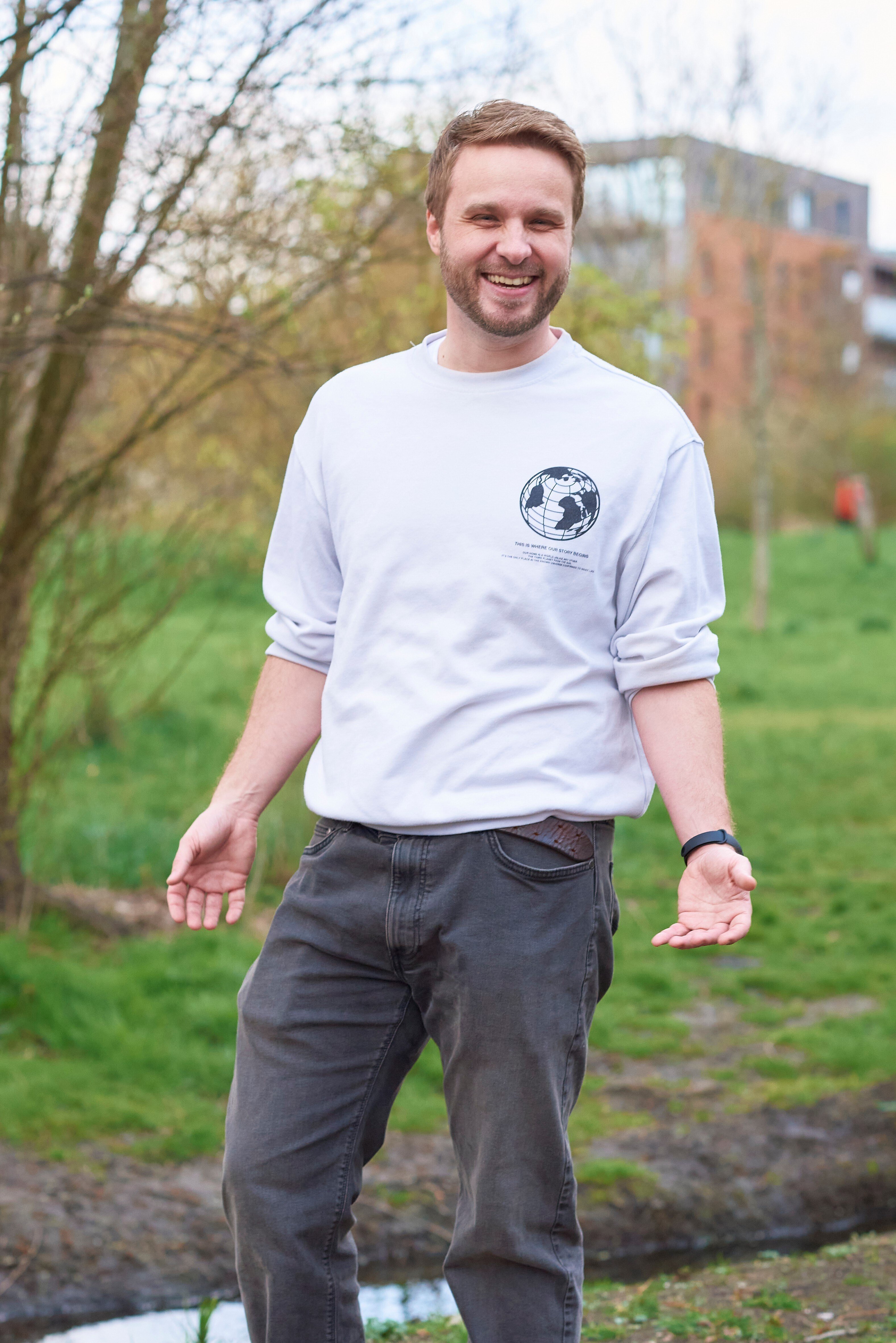 Jamie Bykov-Brett facilitating a hands-on AI workshop