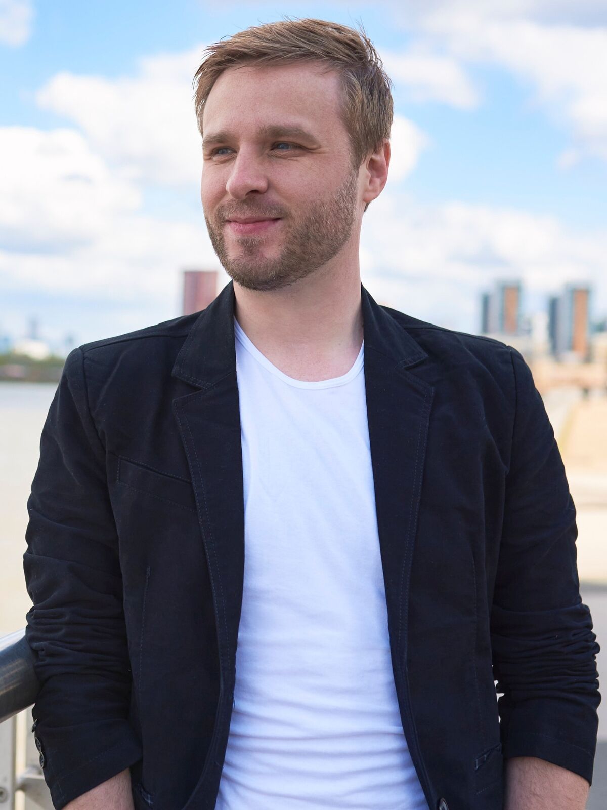 Jamie Bykov-Brett speaking at a conference